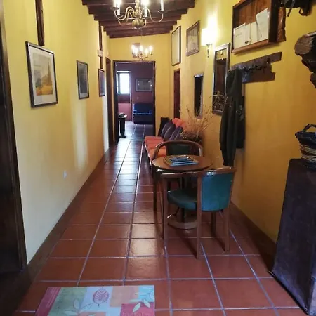 Апартаменты Casa El Comisario *